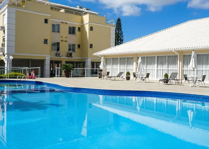 Aluguéis de temporada: Villa Giardino - Condomínio de Frente para o Mar - Piscina, Quadra Esportiva, Churrasqueira - 5 Pessoas